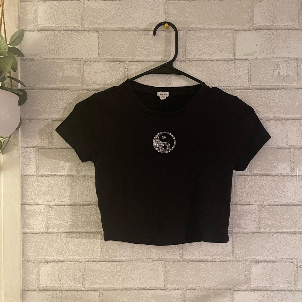 GARAGE ☯️ crop top